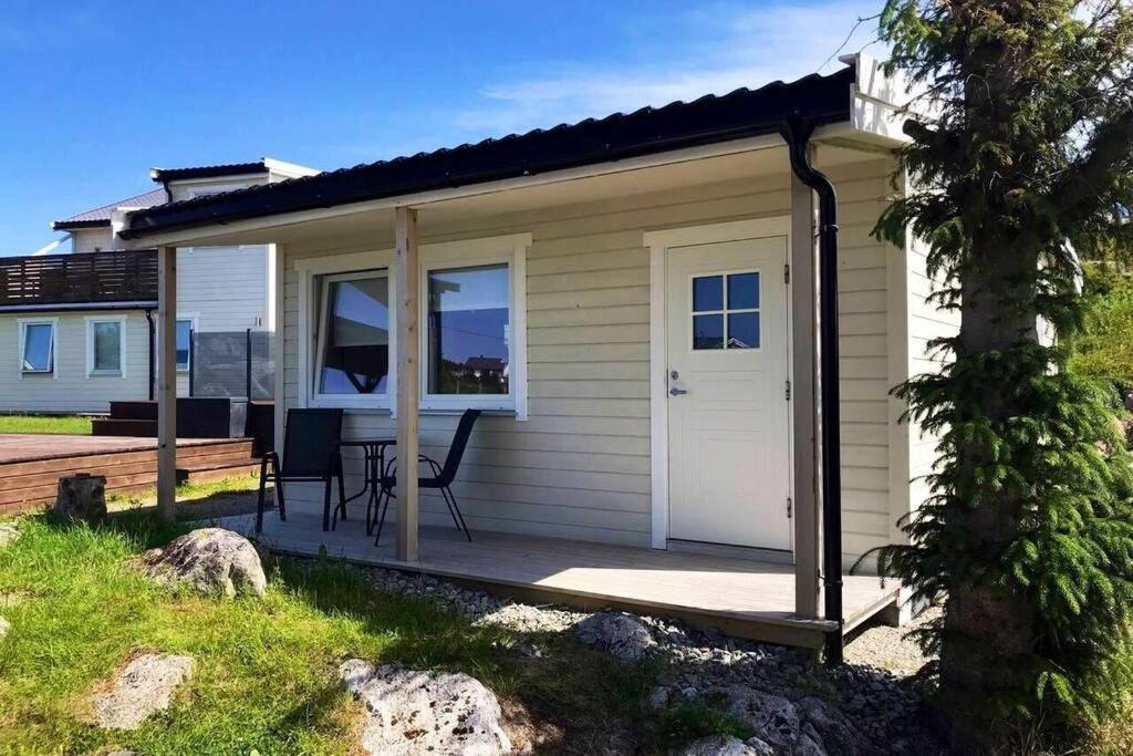 Feriehus Med Sjoutsikt Satra Экстерьер фото